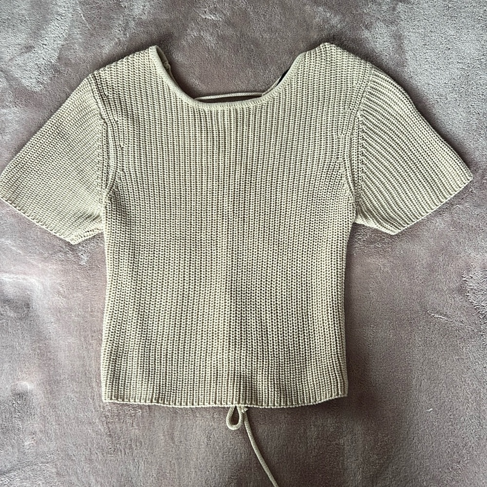 Knit short sleeve top